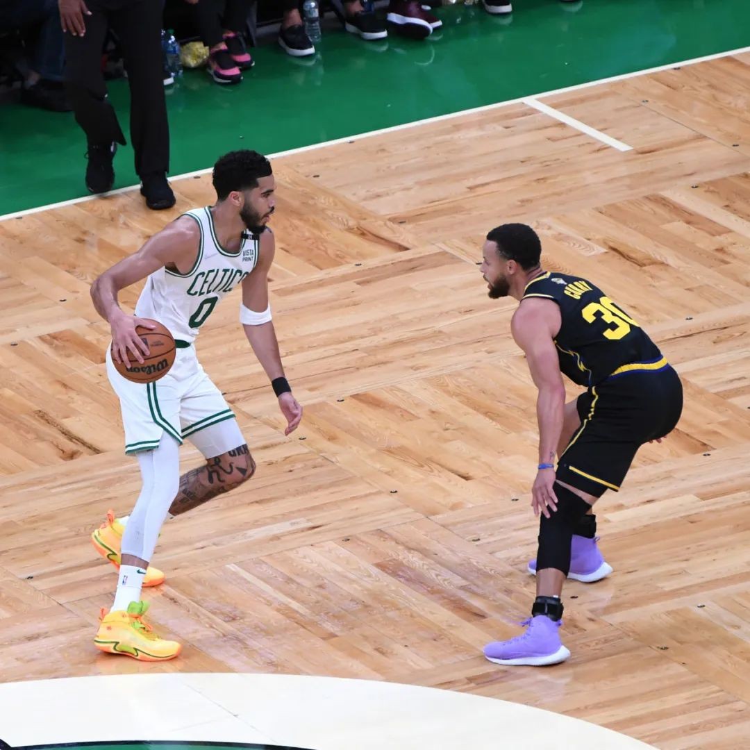 山东泰山半决赛小胜巴塞罗那,凯恩砍下14记关键球,全场沸腾(蒿俊闵回山东泰山了) 山东泰山半决赛小胜巴塞罗那,凯恩砍下14记关键球,全场沸腾(蒿俊闵回山东泰山了)